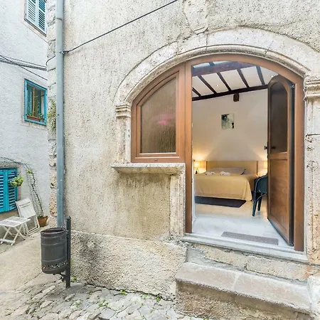 Apartment Stari Grad Krk Town